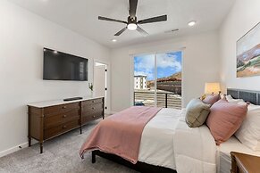 Sand Cove Retreat 5 Bedroom Townhouse