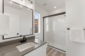 Sand Cove Retreat 5 Bedroom Townhouse