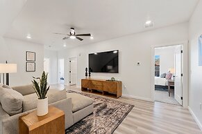 Sand Cove Retreat 5 Bedroom Townhouse