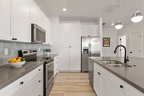 Sand Cove Retreat 5 Bedroom Townhouse