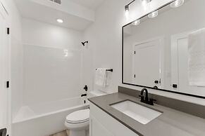 Sand Cove Retreat 5 Bedroom Townhouse