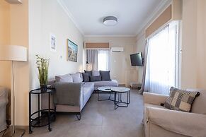 2-bedroom Retreat Just Steps From the Sea