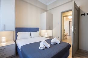 2-bedroom Retreat Just Steps From the Sea