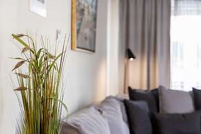 2-bedroom Retreat Just Steps From the Sea