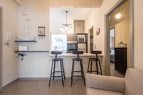 2-bedroom Retreat Just Steps From the Sea