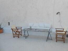 Traditional 2 Bd Chora House Patmos