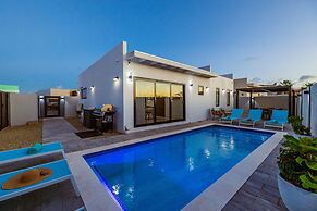 La Perla 2br2ba Home w Private Pool Patio BBQ