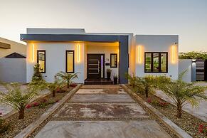 La Perla 2br2ba Home w Private Pool Patio BBQ