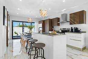 La Perla 2br2ba Home w Private Pool Patio BBQ