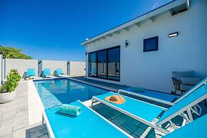 La Perla 2br2ba Home w Private Pool Patio BBQ