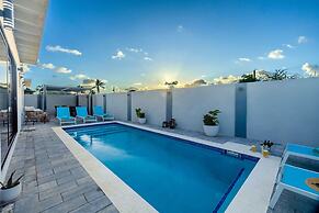 La Perla 2br2ba Home w Private Pool Patio BBQ
