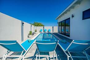La Perla 2br2ba Home w Private Pool Patio BBQ