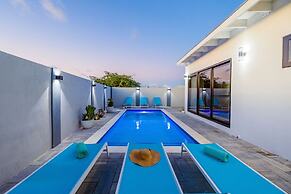 La Perla 2br2ba Home w Private Pool Patio BBQ