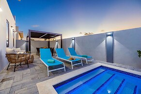La Perla 2br2ba Home w Private Pool Patio BBQ