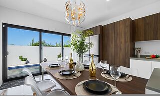 La Perla 2br2ba Home w Private Pool Patio BBQ