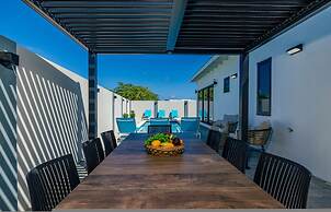 La Perla 2br2ba Home w Private Pool Patio BBQ