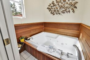 Green Squirrel Chateau #2484