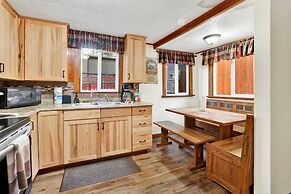 Green Squirrel Chateau #2484