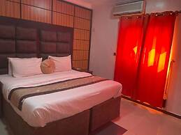 BRICK ROCK HOTEL AND SUITES