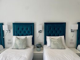 The Chapter - Leisure Inn Hotel