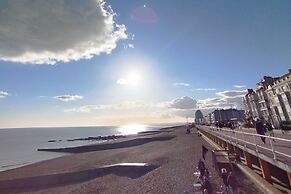 Golden Tides Seaside Retreat in Saint Leonards