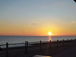 Golden Tides Seaside Retreat in Saint Leonards