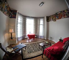 Golden Tides Seaside Retreat in Saint Leonards