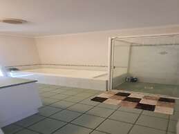 Escape to Warner's Hidden Gem - Private Pool & Relaxing Oasis