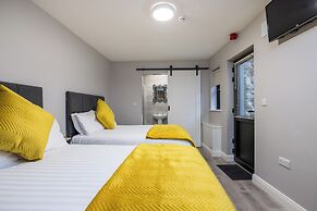 Ewings Bar & Self-Catering Accommodation