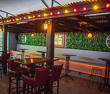 Ewings Bar & Self-Catering Accommodation