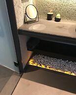 Surfer Caravan Gastro Pub and Suites