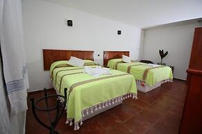HOTEL VILLA BLANCA SUITES