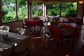 HOTEL VILLA BLANCA SUITES