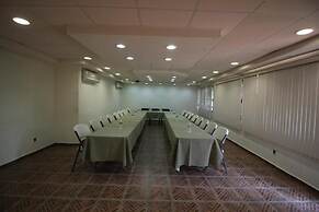 HOTEL VILLA BLANCA SUITES