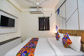 Hotel Green Leaf by Stays Easy