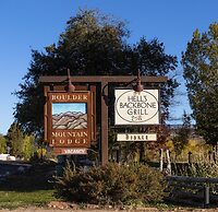 Boulder Mountain Lodge