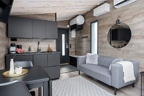 Private & Luminous Suite with lake views