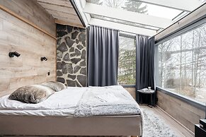 Private & Luminous Suite with lake views