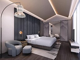 Hualuxe Chongqing Wushan by IHG