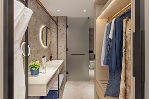 Hotel Indigo Melbourne Little Collins by IHG