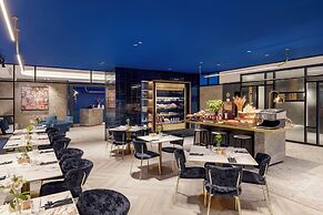 Hotel Indigo Melbourne Little Collins by IHG