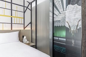 Hotel Indigo Melbourne Little Collins by IHG