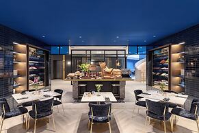 Hotel Indigo Melbourne Little Collins by IHG