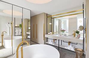 Hotel Indigo Melbourne Little Collins by IHG