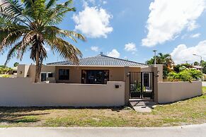Las Palmeras Apartments