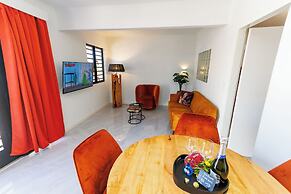 Las Palmeras Apartments