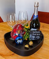 Las Palmeras Apartments