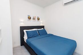 Las Palmeras Apartments