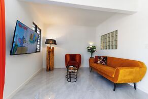 Las Palmeras Apartments