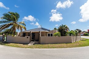 Las Palmeras Apartments